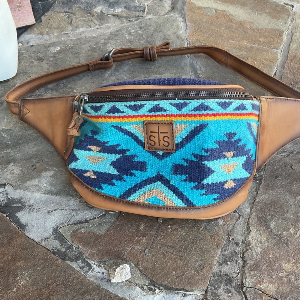 STS RANCHWEAR bum bag! BEAUTIFUL